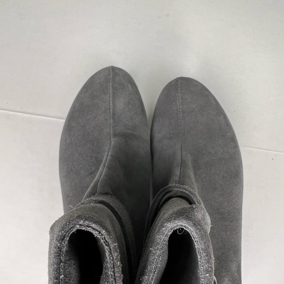 La Canadienne Gray Suede Heeled Bootie with Buckle Detail - Picture 8 of 9